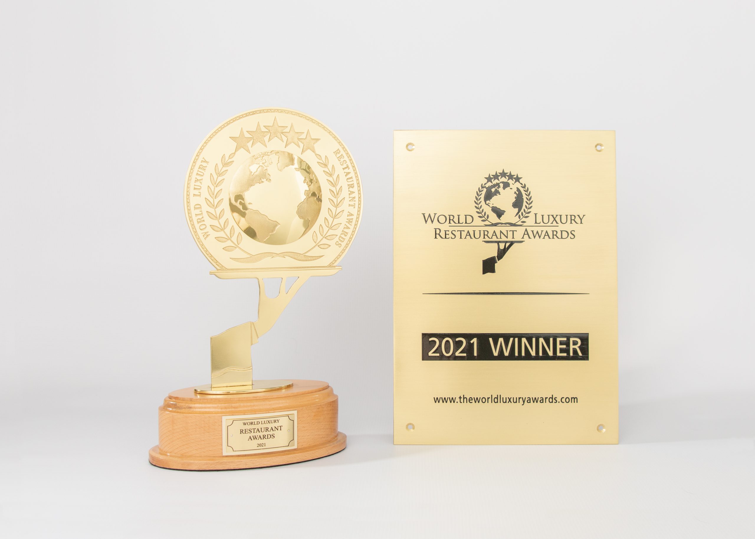 World Luxury Restaurant Awards Trophy And Plaque Package The World